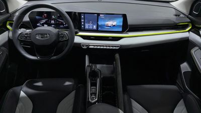 2026 Geely Coolray GL, biela, 13 885 km, dovoz SAE — foto 7 z 16