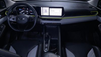2025 Geely Coolray GL, biela, 42 357 km, dovoz SAE — foto 7 z 16