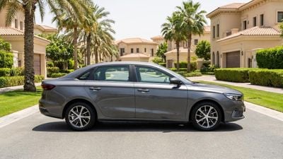 2025 Geely Emgrand GF, sivá, 38 134 km, dovoz SAE — foto 3 z 16