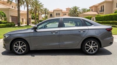 2025 Geely Emgrand GF, sivá, 38 134 km, dovoz SAE — foto 5 z 16