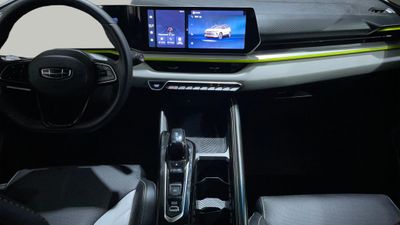 2025 Geely Coolray GL, sivá, 35 892 km, dovoz SAE — foto 10 z 16
