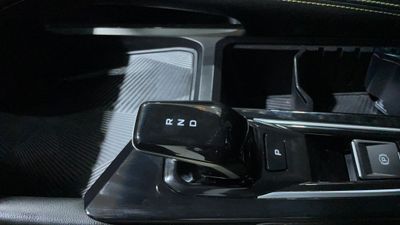 2025 Geely Coolray GL, sivá, 35 892 km, dovoz SAE — foto 12 z 16