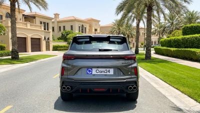 2025 Geely Coolray GL, sivá, 35 892 km, dovoz SAE — foto 4 z 16
