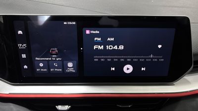 2025 Geely Coolray GF, červená, 16 970 km, dovoz SAE — foto 11 z 16
