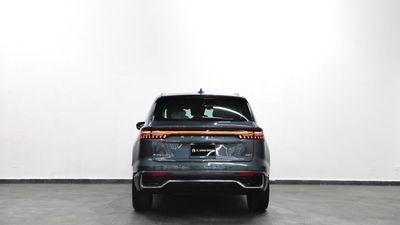 2026 Geely Monjaro GK, strieborná, 0 km, dovoz SAE — foto 5 z 16