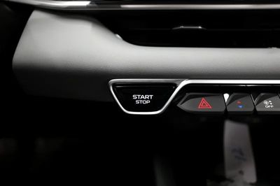 2025 Geely Coolray GF, strieborná, 0 km, dovoz SAE — foto 13 z 17