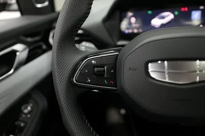 2025 Geely Coolray GF, strieborná, 0 km, dovoz SAE — foto 11 z 17