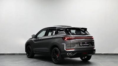 2025 Geely Coolray GF PLUS, sivá, 0 km, dovoz SAE — foto 4 z 17