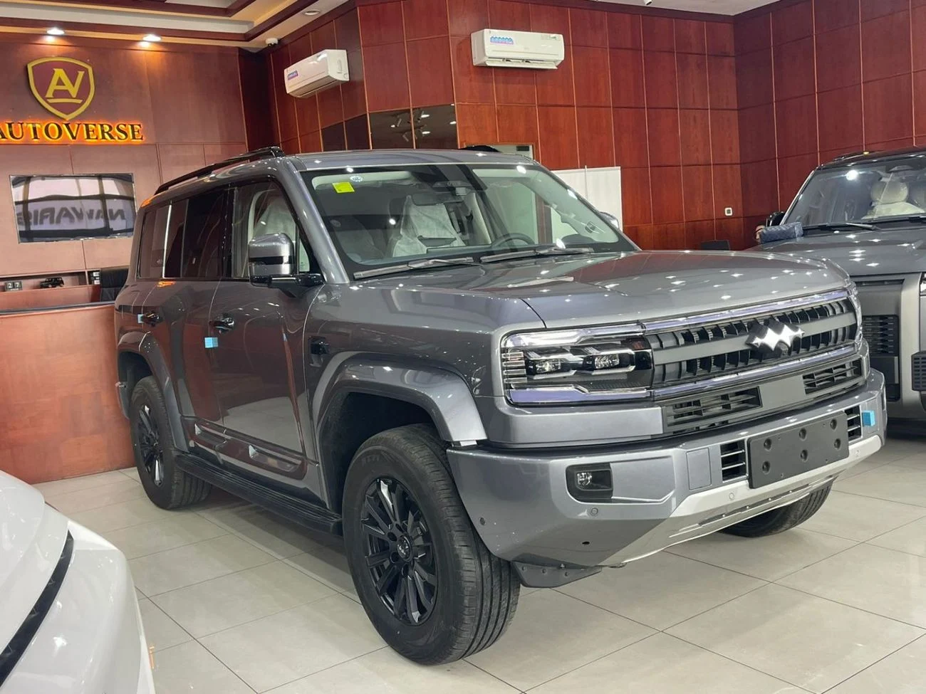 2026 Byd Leopard 5 FLAGSHIP, strieborná, 0 km, dovoz SAE — foto 1