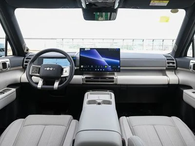 2026 Byd Leopard 7, čierna, 0 km, dovoz SAE — foto 4 z 8