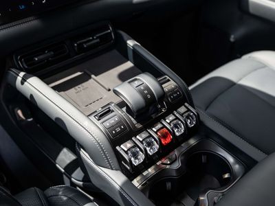 2025 Byd Leopard 5 FLAGSHIP, čierna, 7 962 km, dovoz SAE — foto 10 z 16