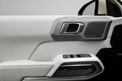 2025 Byd Leopard 3 TITANIUM, biela, 0 km, dovoz SAE — foto 9 z 16