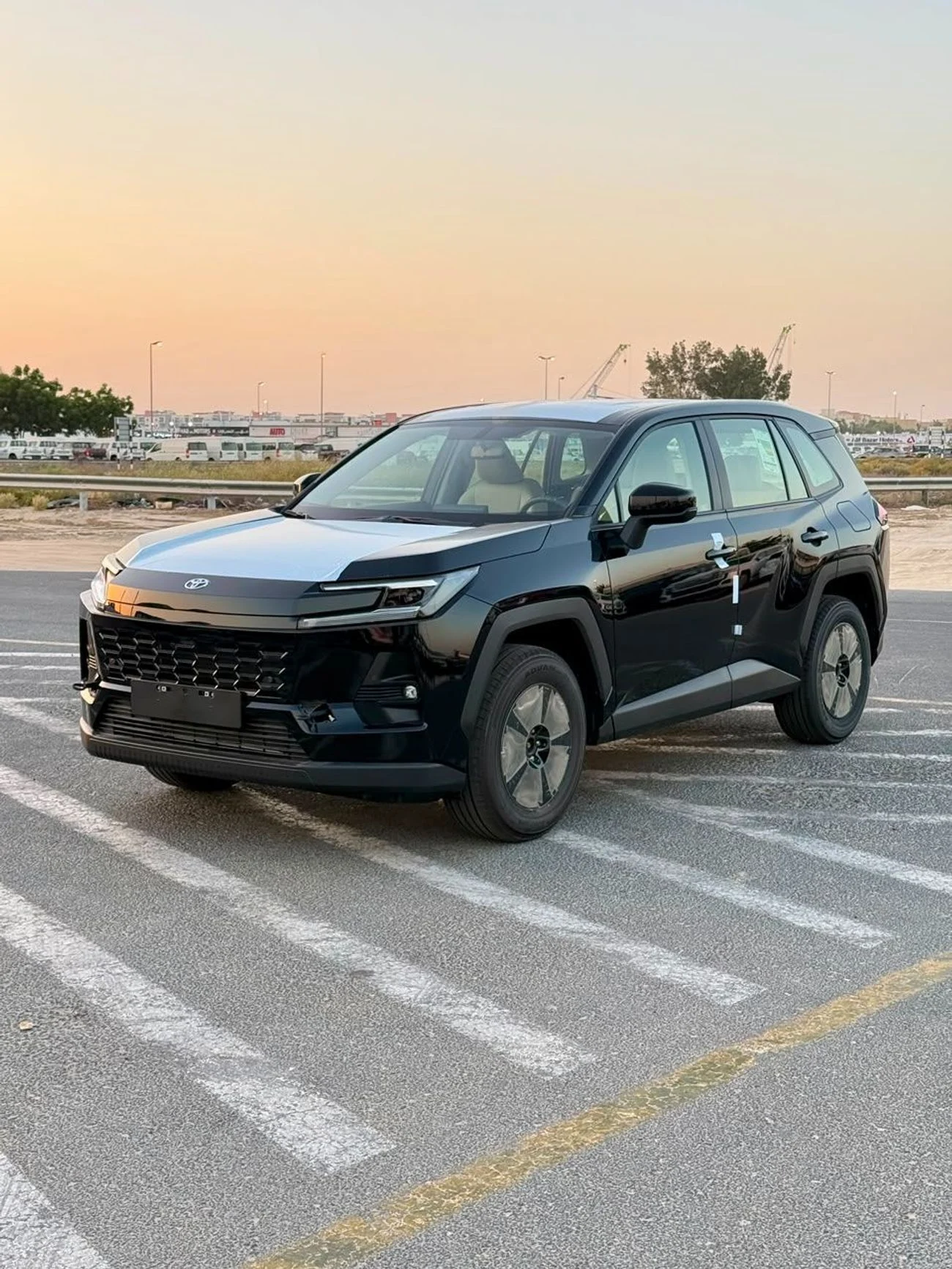 2026 Toyota RAV4 LE, čierna, 0 km, dovoz SAE — foto 1