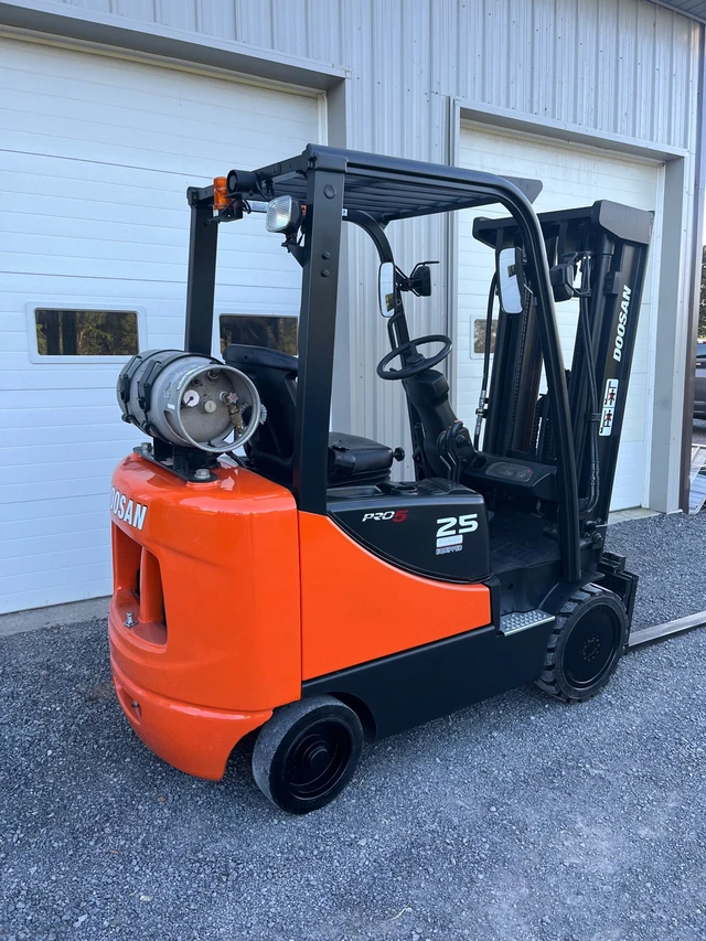 Doosan 5000LB, dovoz Kanada — foto 2 z 3