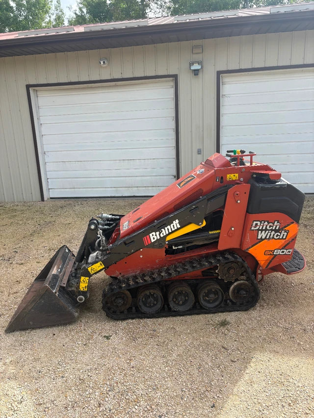 2023 Ditch Witch MINI, 1 242 mth, dovoz Kanada — foto 1