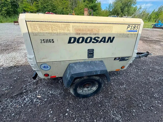 2015 John Deere DOOSAN, dovoz Kanada — foto 2 z 3