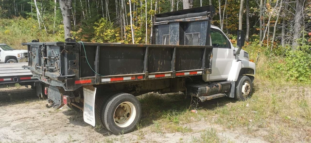 2005 Caterpillar GMC, 137 474 mth, dovoz Kanada — foto 3 z 5
