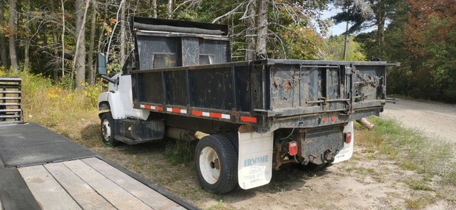 2005 Caterpillar GMC, 137 474 mth, dovoz Kanada — foto 4 z 5
