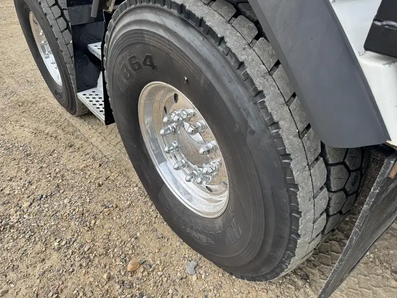 2013 Manitex TC700, 64 677 mth, dovoz Kanada — foto 11 z 12
