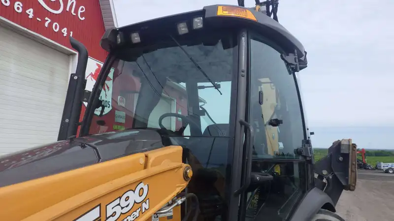 2020 Case 590SN, dovoz Kanada — foto 11 z 12