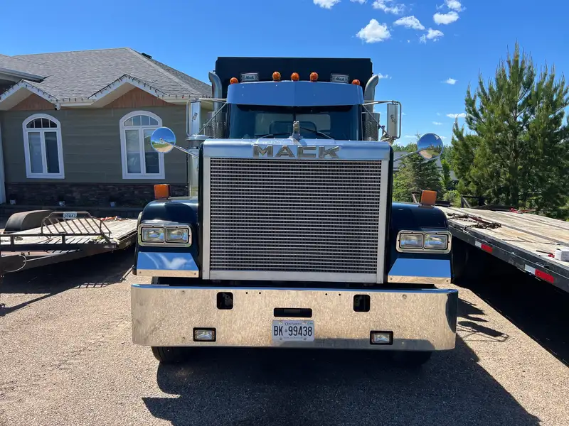1987 Mack SUPERLINER-BLACK, čierna, dovoz Kanada — foto 1