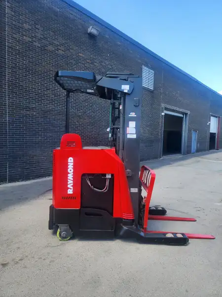 2015 Raymond 8410, dovoz Kanada — foto 6 z 10