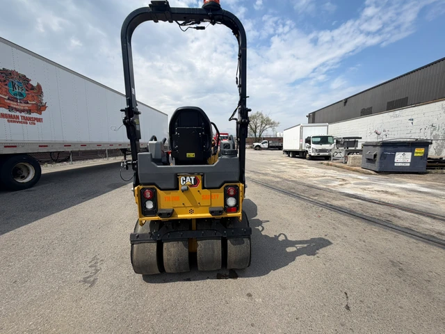 2023 Caterpillar CC2.7GC, 1 mth, dovoz Kanada — foto 3 z 5