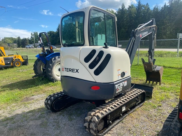 2011 Terex TC37, 1 mth, dovoz Kanada — foto 5 z 5