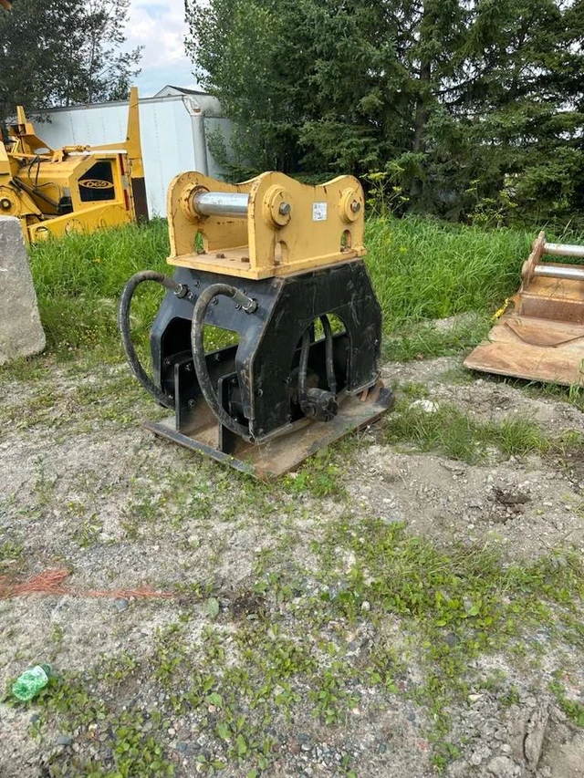 2015 Caterpillar CVP110, 1 mth, dovoz Kanada — foto 1 | AMECAR 2015 Caterpillar CVP110, 1 mth, dovoz Kanada — foto 1