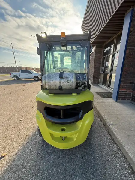 2021 Clark C25L, dovoz Kanada — foto 9 z 12