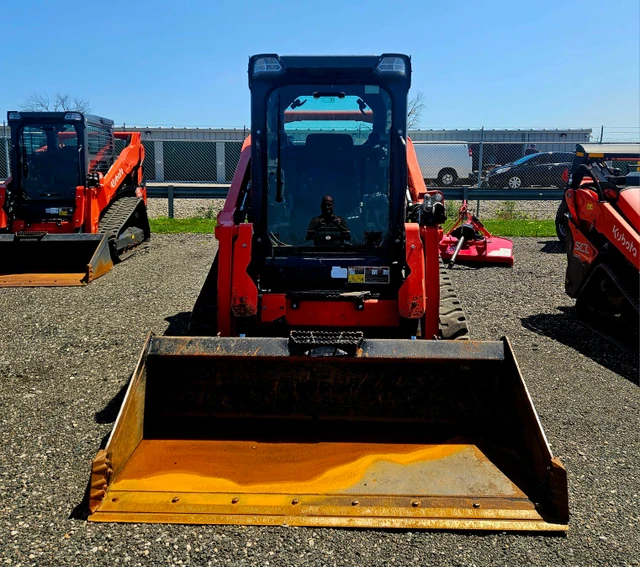 2023 Kubota 2023, dovoz Kanada — foto 4 z 5
