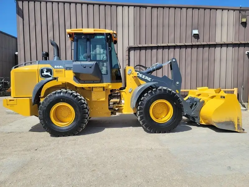 2020 Deere 544L, dovoz Kanada — foto 1 | AMECAR 2020 Deere 544L, dovoz Kanada — foto 1