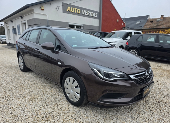 2018 Opel, Maďarsko — foto 1
