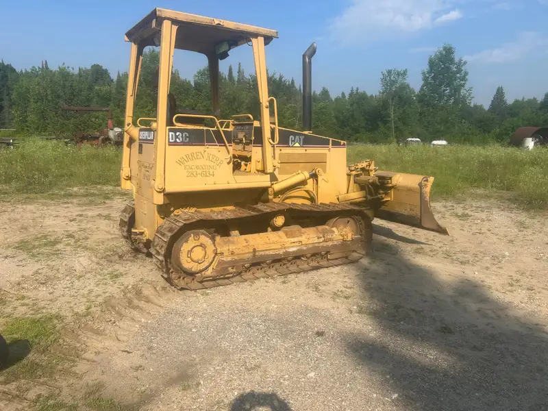 2000 Cat D3C-YELLOW, žltá, dovoz Kanada — foto 1