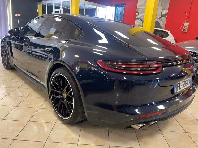2027 Porsche, Taliansko — foto 1
