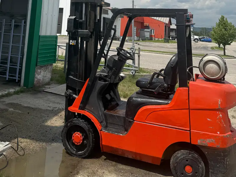 2002 Cat C6000-LP-ORANGE, oranžová, 0 mth, dovoz Kanada — foto 1