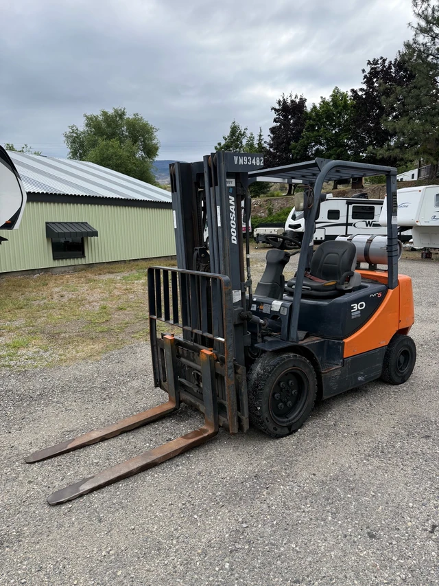2017 Doosan G30P-5, 4 200 mth, dovoz Kanada — foto 1