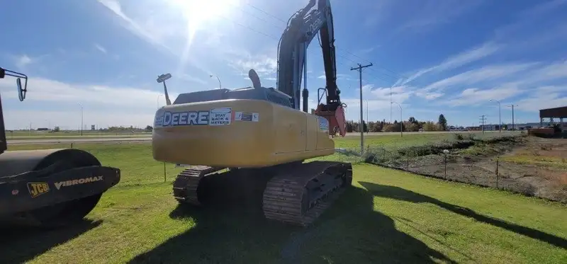 2011 Deere 240D-LC 240D LC, dovoz Kanada — foto 4 z 9