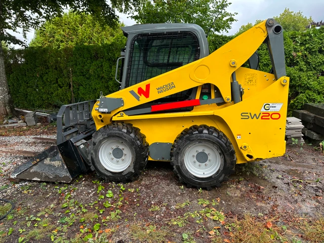 2022 Wacker Neuson SKIDSTEER, 152 mth, dovoz Kanada — foto 1