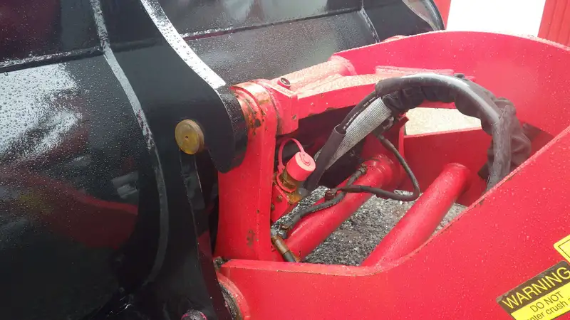 2024 Takeuchi TW95, dovoz Kanada — foto 5 z 12