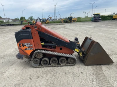 2018 Ditch Witch SK1050, 1 mth, dovoz Kanada — foto 4 z 5