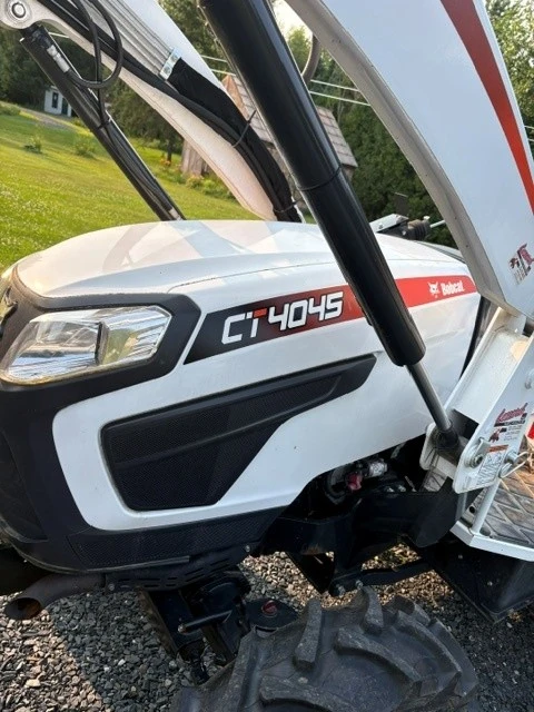 2023 Bobcat TRACTEUR, 105 mth, dovoz Kanada — foto 2 z 4