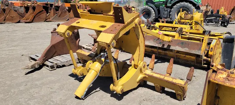 Caterpillar CUSTOM, dovoz Kanada — foto 1