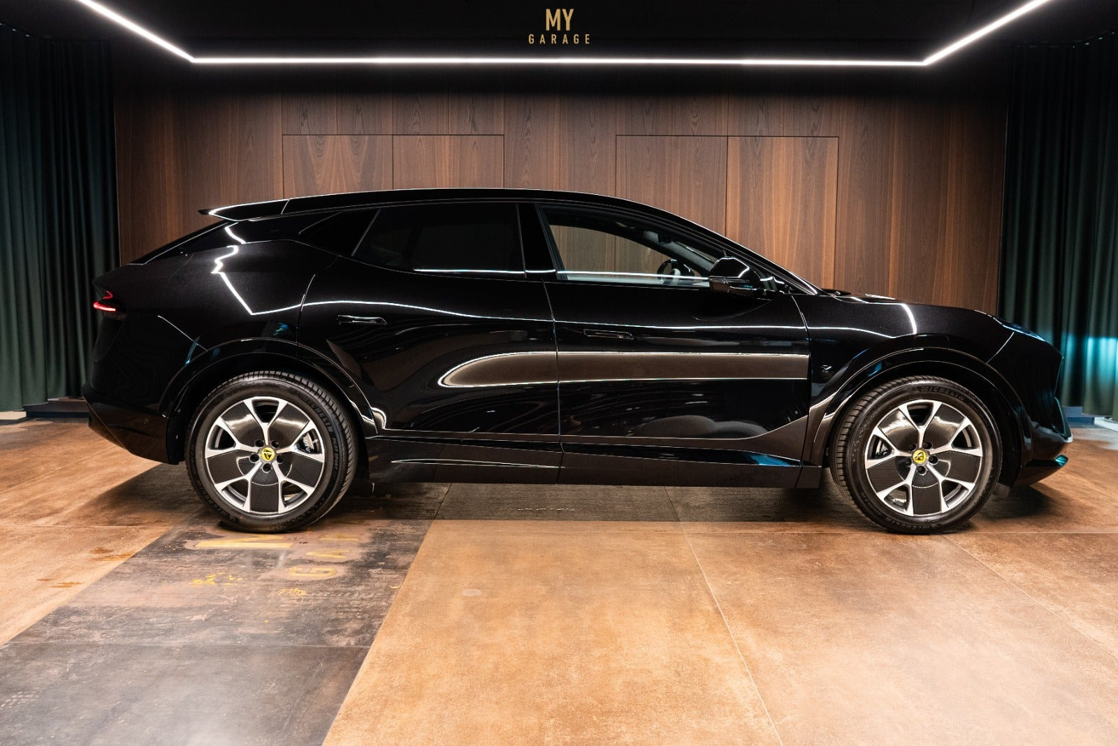Lotus Eletre, Dánsko — foto 1