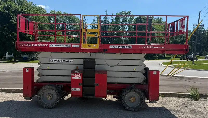 2021 Mec 6092-RT-RED 6092 RT, červená, 615 mth, dovoz Kanada — foto 3 z 10