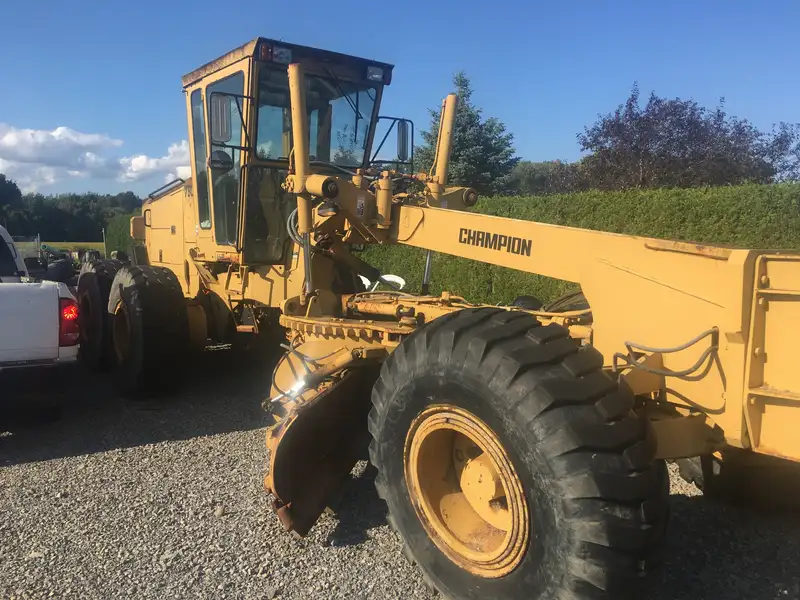 1994 Champion 780A, dovoz Kanada — foto 1
