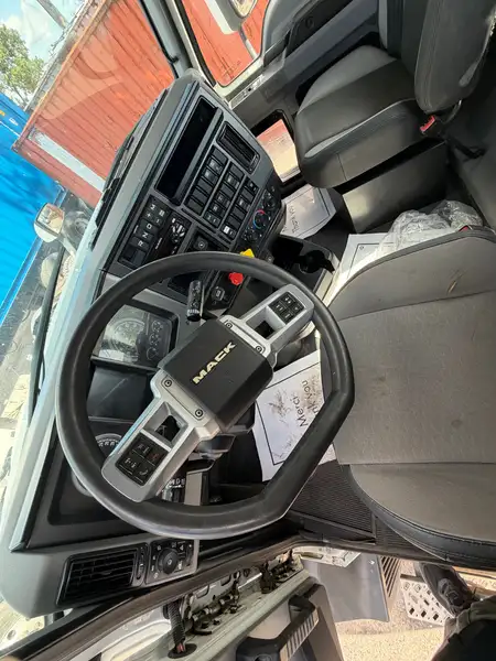 2020 Mack ANTHEM-WHITE, biela, 448 557 mth, dovoz Kanada — foto 4 z 8