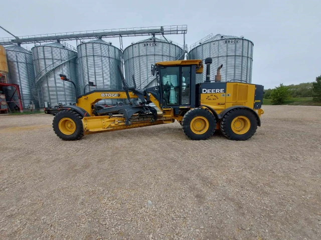2017 John Deere 870, 1 mth, dovoz Kanada — foto 1 | AMECAR 2017 John Deere 870, 1 mth, dovoz Kanada — foto 1