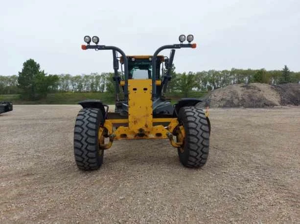 2017 John Deere 870, 1 mth, dovoz Kanada — foto 3 z 5