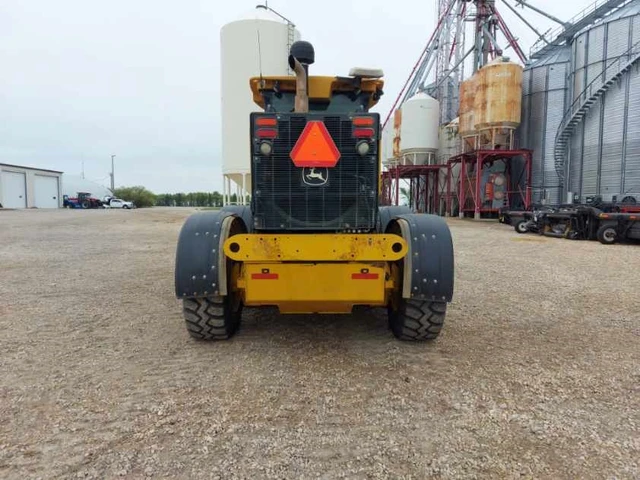 2017 John Deere 870, 1 mth, dovoz Kanada — foto 4 z 5